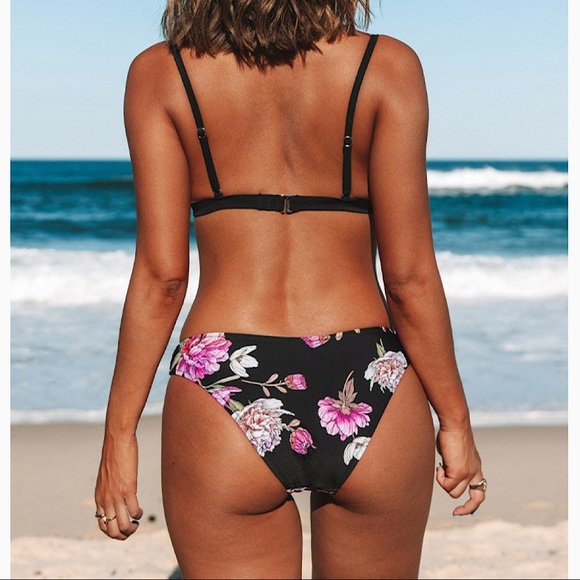 NEW Black Floral Triangle Low Waisted Bikini Set Size Large - Picture 2 of 3